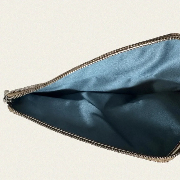 Henri Bendel Debutante Clutch - Picture 5 of 8